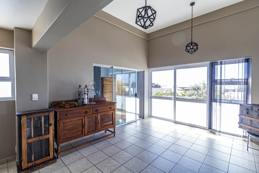 4 Bedroom Property for Sale in Yzerfontein Western Cape